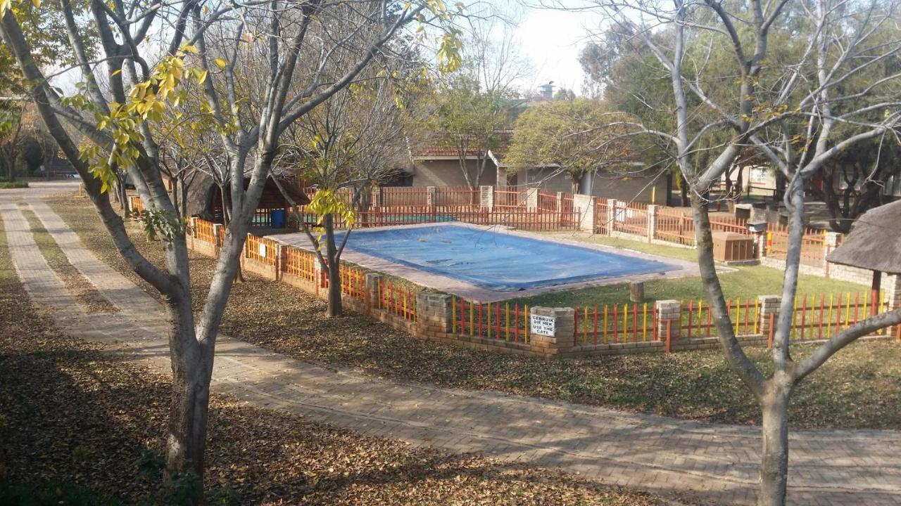 Arendsnes Hotel Vanderbijlpark Exterior photo